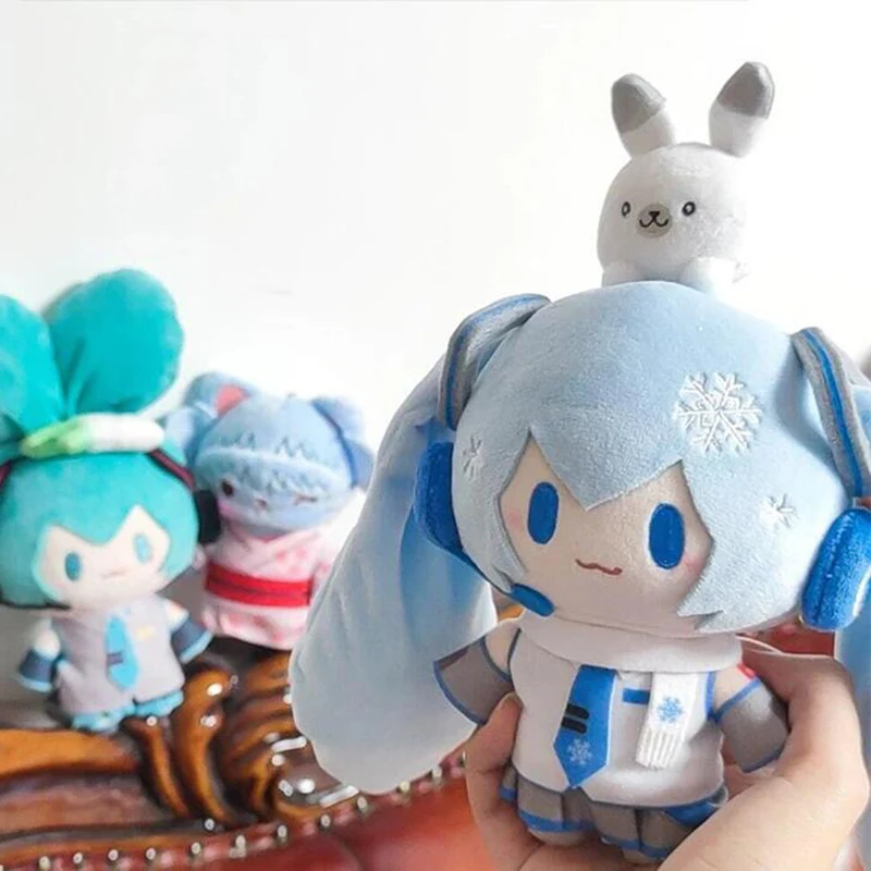 Hot 15cm Hatsune Miku Snow Series Kawaii Q Version Figure Doll Toys Bean Eyed Action Figures Keychain Bag Pendant Toy Girls Gift
