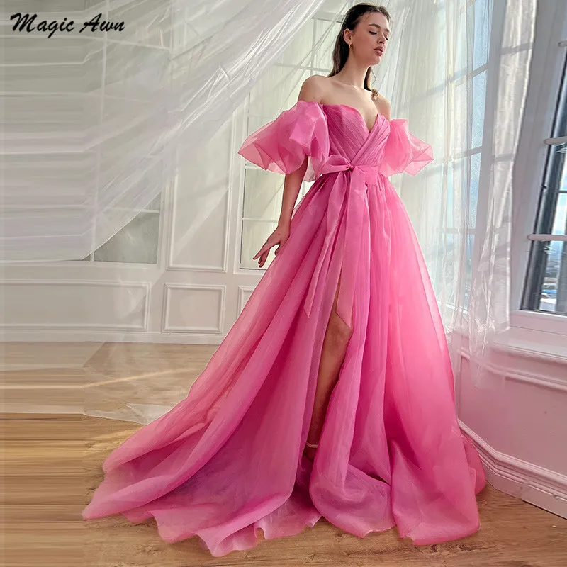 Gaun Prom baru Magic Awn 2024 sisi terpisah dari bahu gaun pesta malam Fuchsia jubah belakang Lace-Up de Soiree