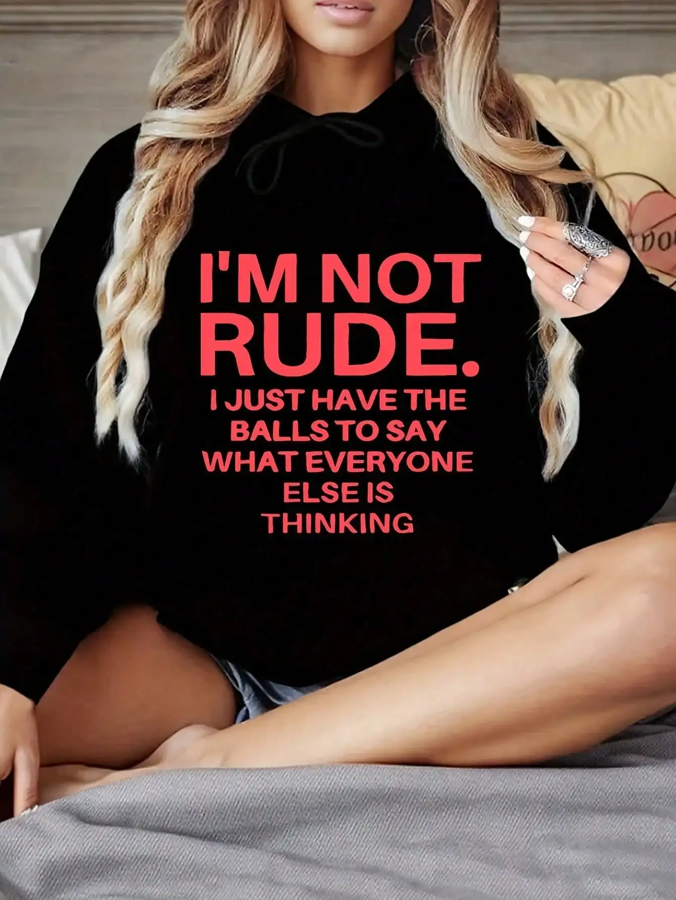 

Женская толстовка с капюшоном Bold Statement – свободный крой, длинные рукава, капюшон на шнурке и передние карманы