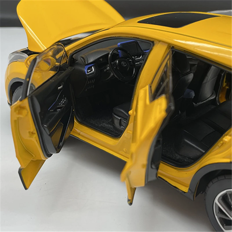 1:18 TOYOTA CHR C-HR SUV modèle de voiture en alliage moulé sous pression véhicules en métal modèle de voiture Simulation Collection échelle Miniature enfants jouets cadeaux