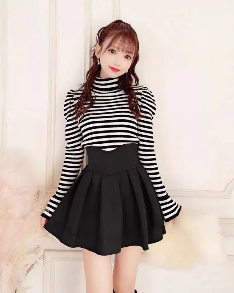 Japanese Lolita Black Skirts Women Spring Autumn New Radian Waistline Slim Short Pleated  Female Mini  Culottes