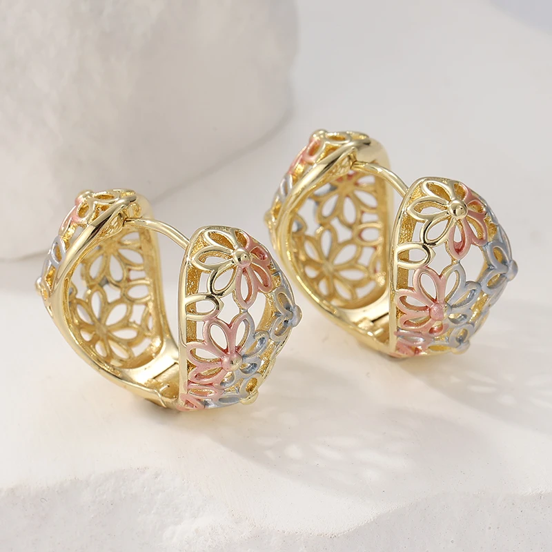 Klassische Minimalistische Dreifarbige Kupfer-Creolen Damen-Ohrringe Metall Hohl Handgeschnitzte Blumen-Ohrringe Vintage-Schmuck für Frauen – Detail 3