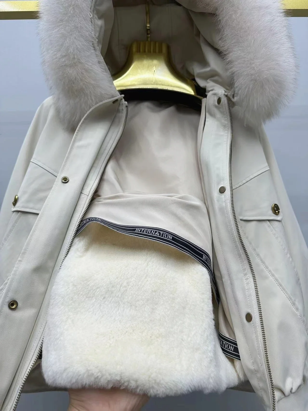 Parkas cortas moda de Corea para mujer elegante cuello de piel de zorro chaqueta acolchada con capucha forro de pelo de conejo Rex extraíble abrigo cálido