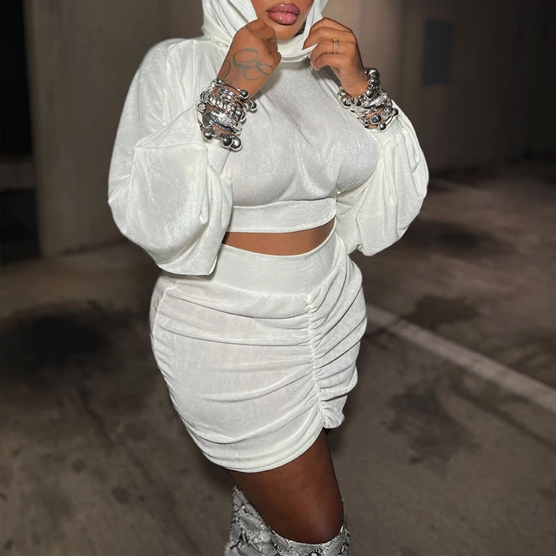 

OMSJ Короткий топ с капюшоном и объемными рукавами + складная посылка с высокой талией, модная женская сексуальная одинаковая комплект из 2 предметов, клубная одежда