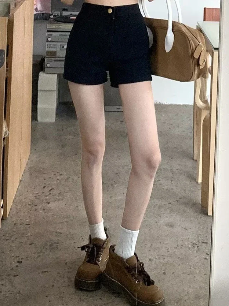 Vrouwen 90S Esthetische Zwarte Gotische Denim Shorts Vintage Hoge Taille A-Lijn Mini Jeans Shorts Y2 K Harajuku Koreaanse Emo 2000S Kleding