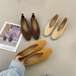 Women Flat Shoes French Style Single Shoe Women's Design Sense 2024 Spring New Color Retro Mary Jane Shoes Chain Flats