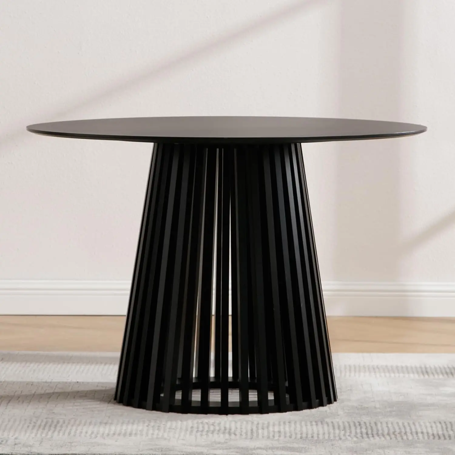 

Черный круглый обеденный стол с геометрической основой, 43 дюйма, для кухни/столовой, 29,5 дюймов в высоту, на заказ