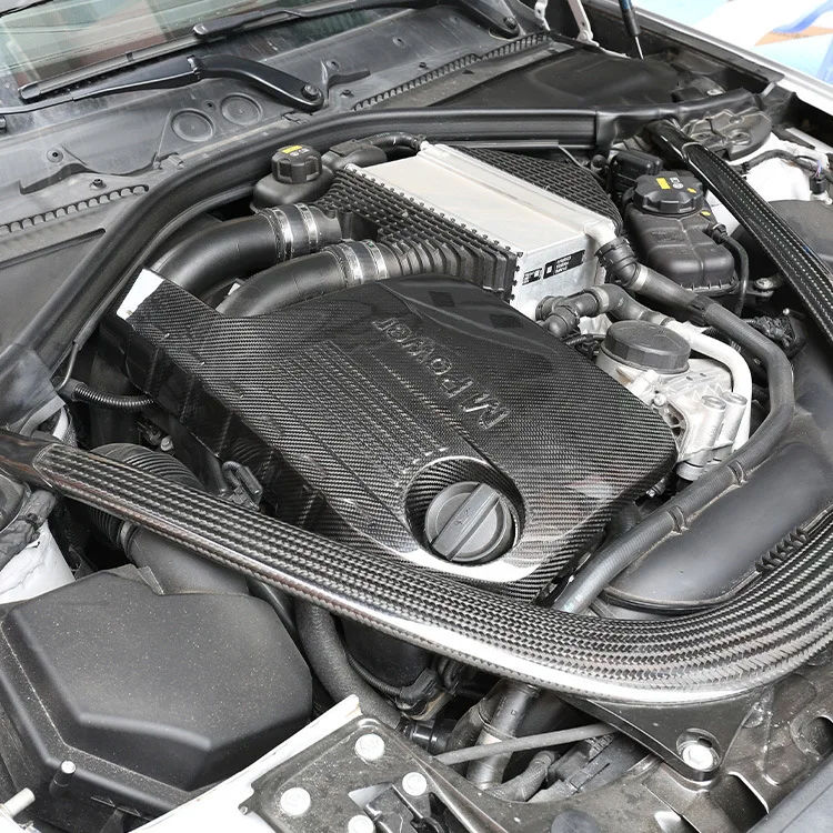High Quality Dry Carbon Fiber Engine Cover for  M3 M4 F80 F82 Carbon Fiber Hood