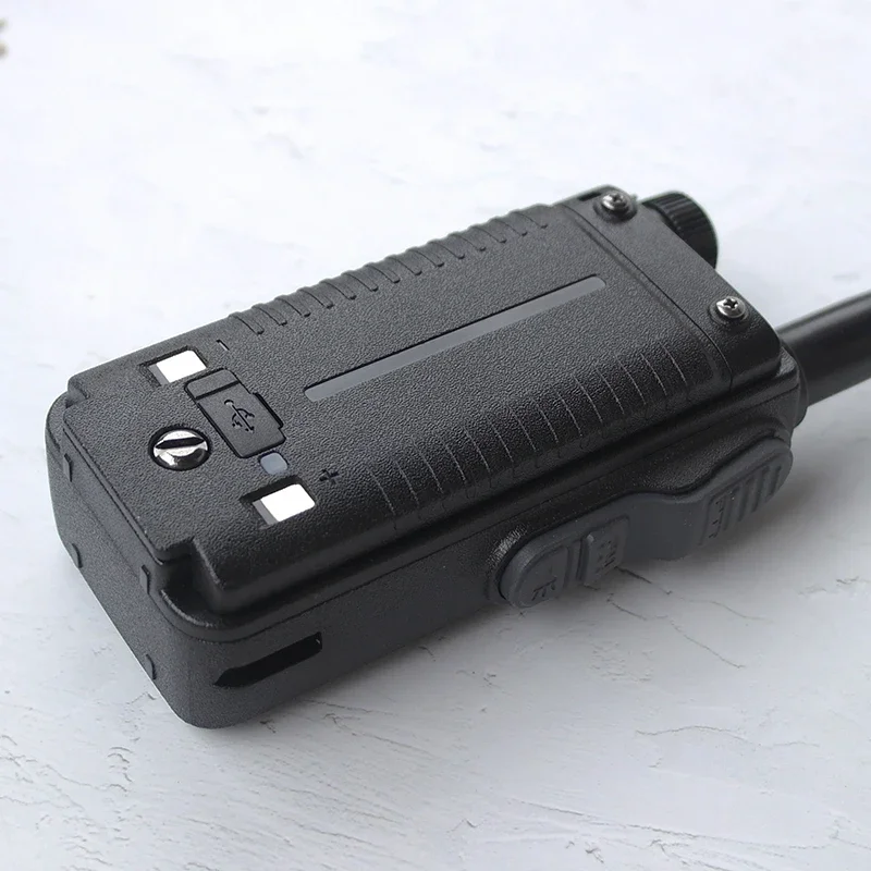 جهاز اتصال لاسلكي محمول طويل المدى ، مطابقة تردد بنقرة واحدة ، محطة راديو خارجية FM ، 50 ، شحن tpye-c