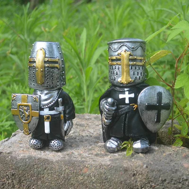 Medieval War Knight Gnomes Guard Resin Garden Statue Cosplay Cross Templar Dwarf Armor Samurai Desktop Decoration Halloween Gift