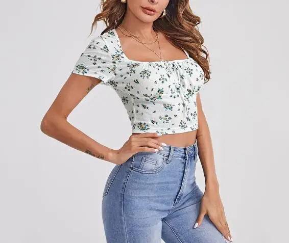 Camiseta feminina 2026 estampa floral francesa para o verão fresco e doce pescoço quadrado gravata apertada umbigo exposto camiseta de manga curta