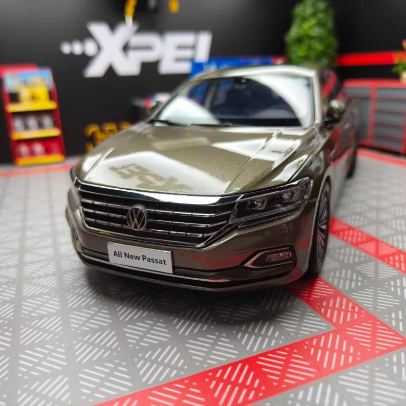 

Diecast 1:18 Scale SAIC VW 19 New Passat Full Car Openable Alloy Car Model Collectible Toy Gift Souvenir Display Ornament