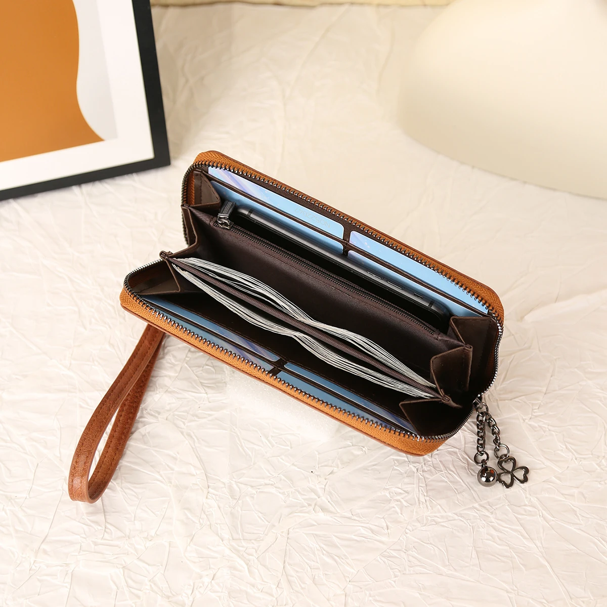 2025 nowa torebka damska zamek długi portfel Retro tłoczony ręcznie malowany natryskowo portfel rzemieślniczy moda damska