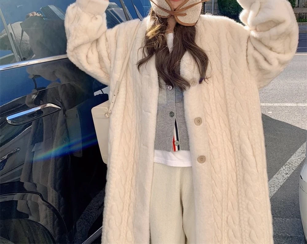 Environmentally Friendly Fur Coat Autumn and Winter 2025 New Plush Fried Dough Twists Coat Long One-piece Cardigan Women