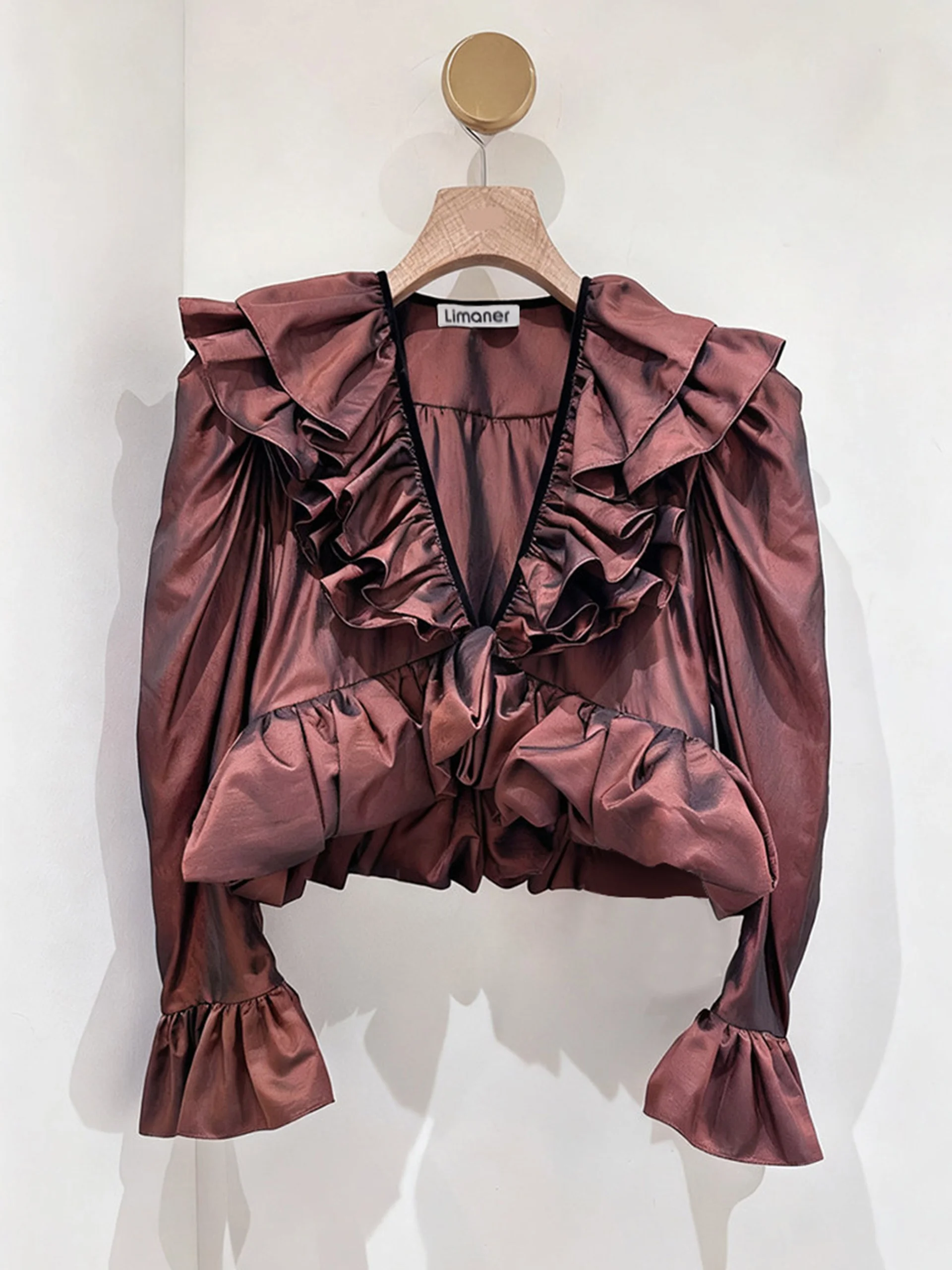 

Женская модная универсальная блузка LIMANER2026 из полиэфирного волокна с V-образным вырезом, оборками и короткими рукавами-фонариками, коллекция «Ранняя весна»