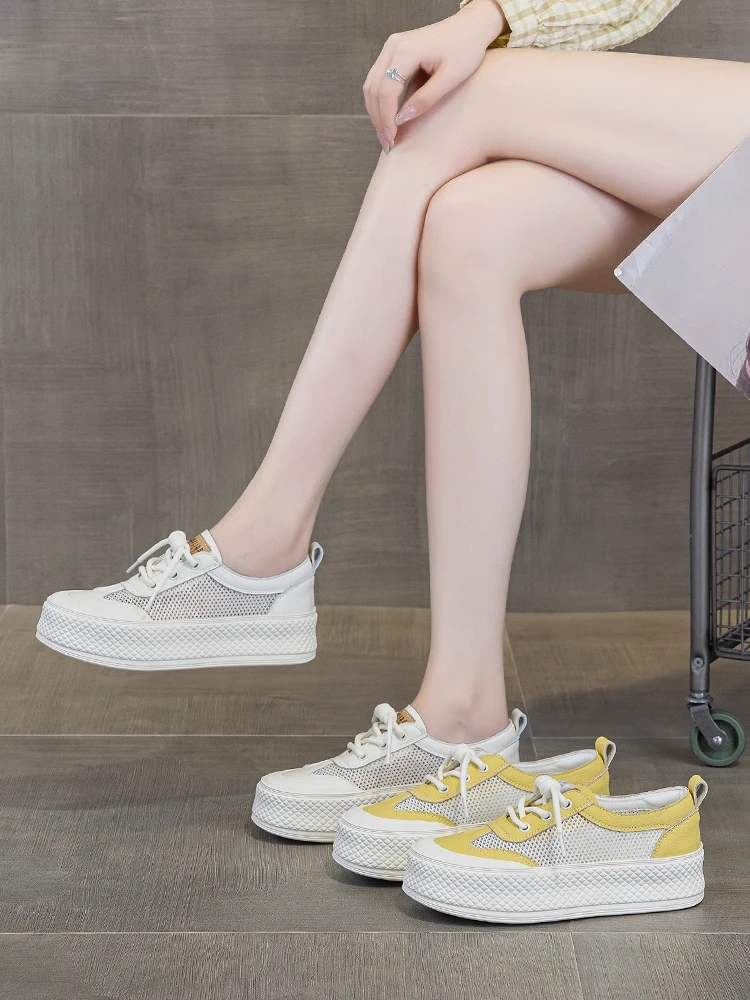large-size-women's-breathable-mesh-fishing-shoes-flat-bottom-comfortable-casual-shoes-fashionable-foot-shape-displaying-shoes
