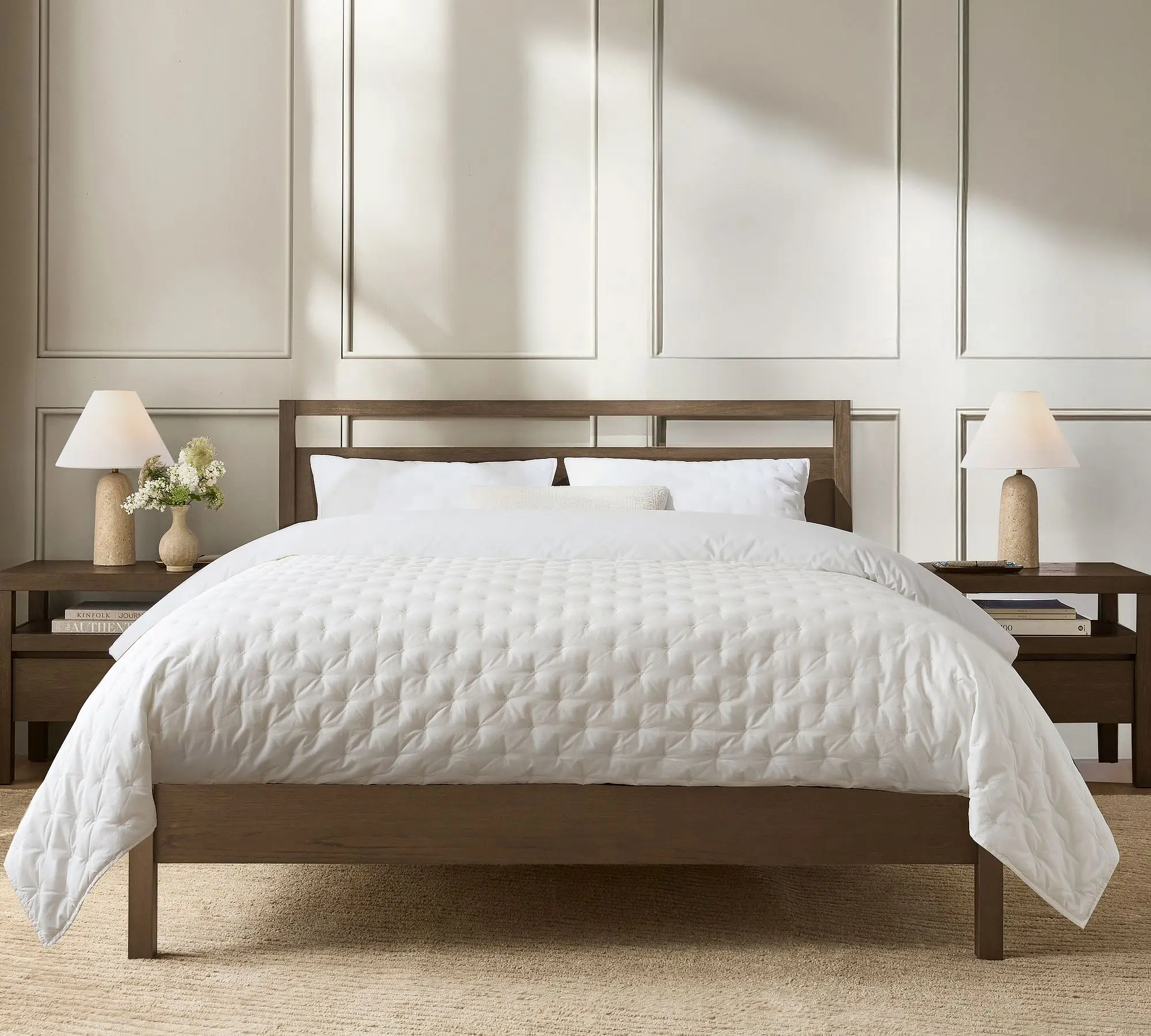 h*-Modern Luxury Solid Wood Bed, Designed for Bedrooms, Available in Custom Options