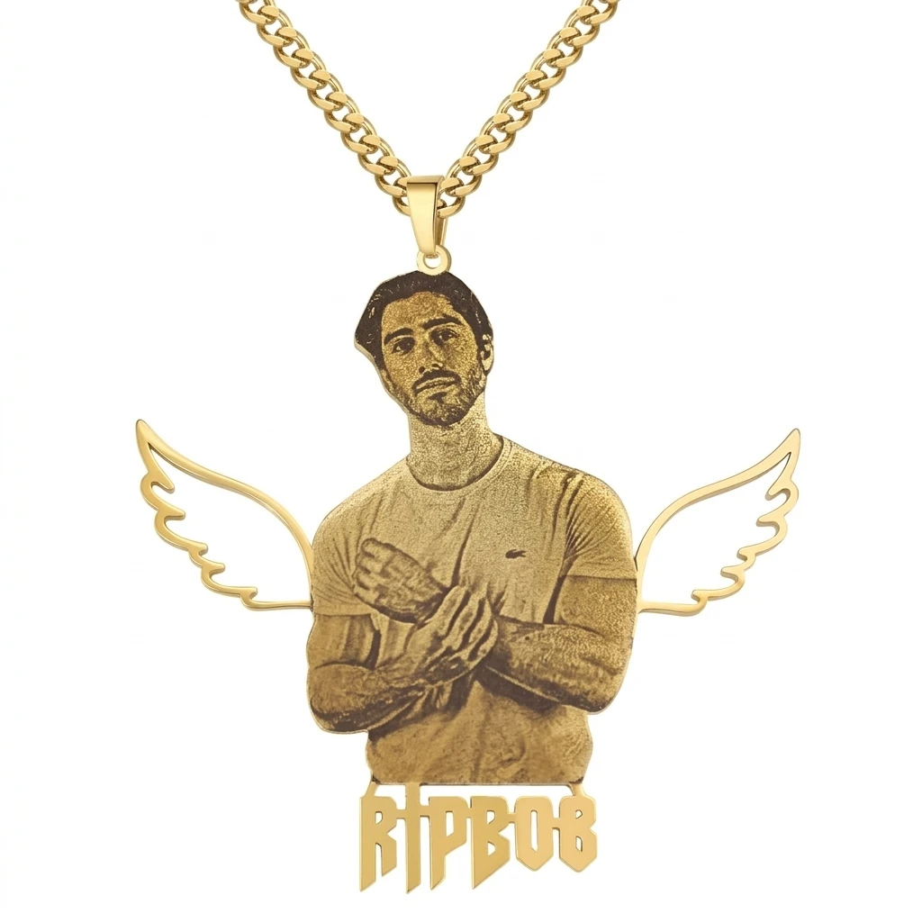 Customizable Engraved Photo Angel Wings Portrait Necklace, 18K Gold Plated, Light Luxury Commemorative Style, Personalized and Exclusive, Versatile for Everyday Wear, a Treasured Memory, Suitable for Remembering Loved Ones, Valentine's Day, and Anniversary Gifts