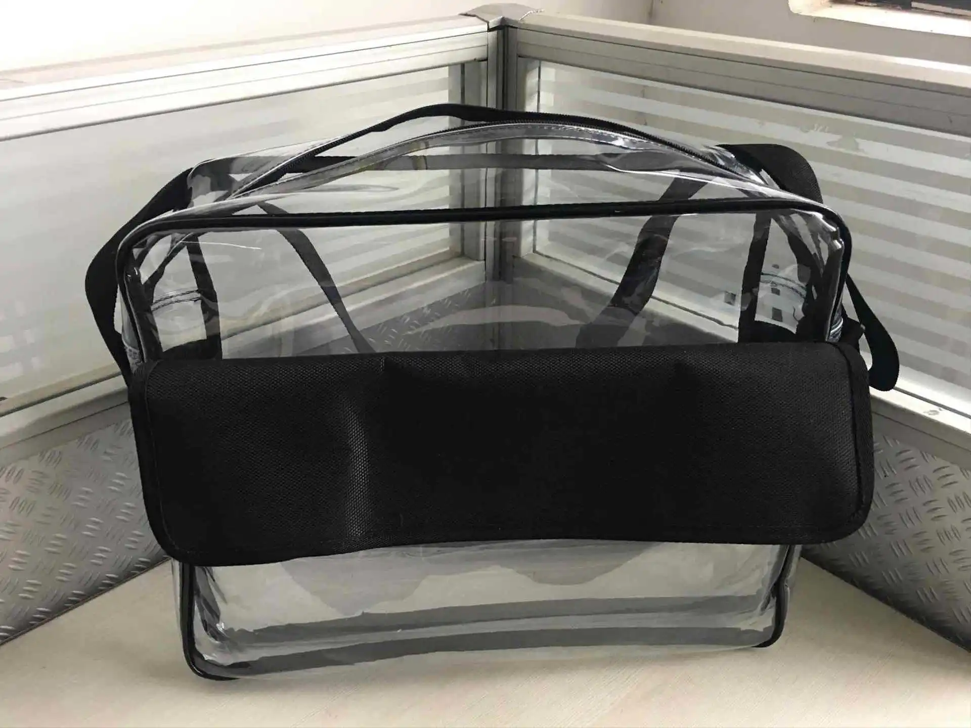 40 * 30 * 15 Malaysian Horizontal Transparent Black Anti-static 17 Inch PVC Shoulder Bag Anti-static and Dust-free Bag