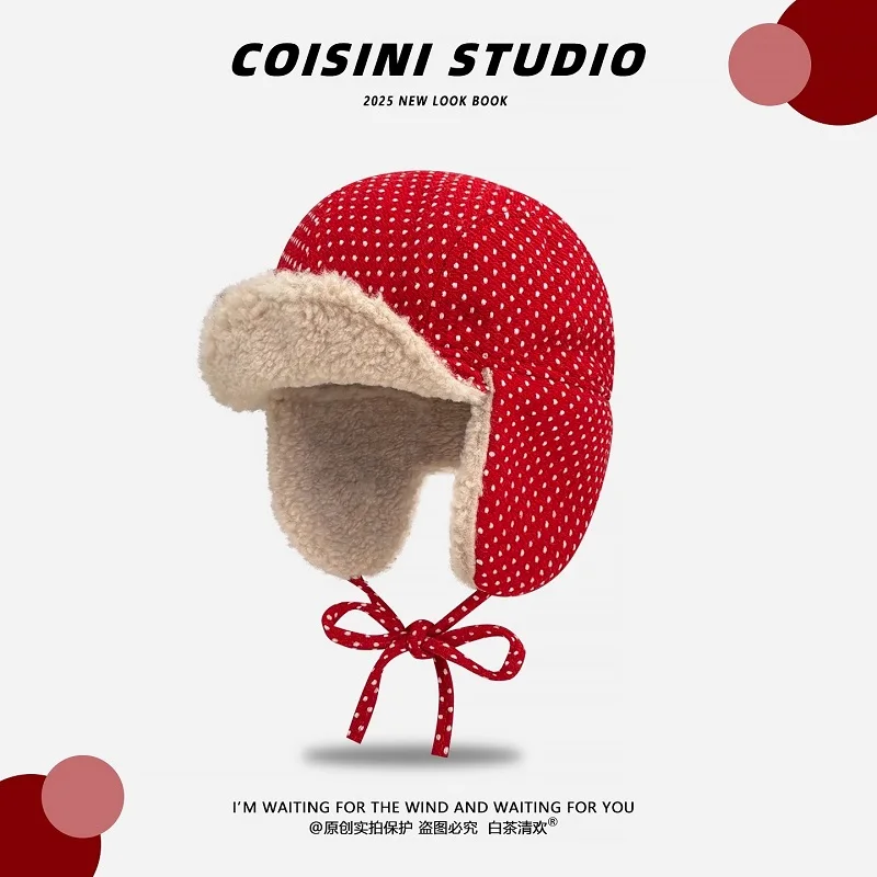 الكورية الأزياء البولكا نقطة الطباعة حزام سدادات حماية الأذن المرأة القبعات الشتاء السفر الدافئة تنوعا سميكة أفخم منفذها قبعة