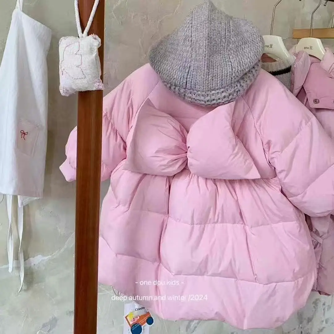 سترة قطنية للفتيات الصغيرات على الطراز الأجنبي سترة شتوية صغيرة للأطفال في سترة شتوية طويلة سترة قطنية للأطفال