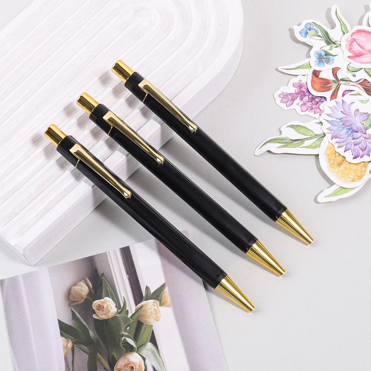 1PC Simple Black Ballpoint Pen Portable Clip Automatic Ballpoint Pen School Stationery Writing Pen Office and Study Supplies