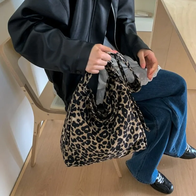 Famous Designer Diaper Bag For Women Large Capacity Handbags Crossbody Shoulder Bag Simple Vintage Commuter
