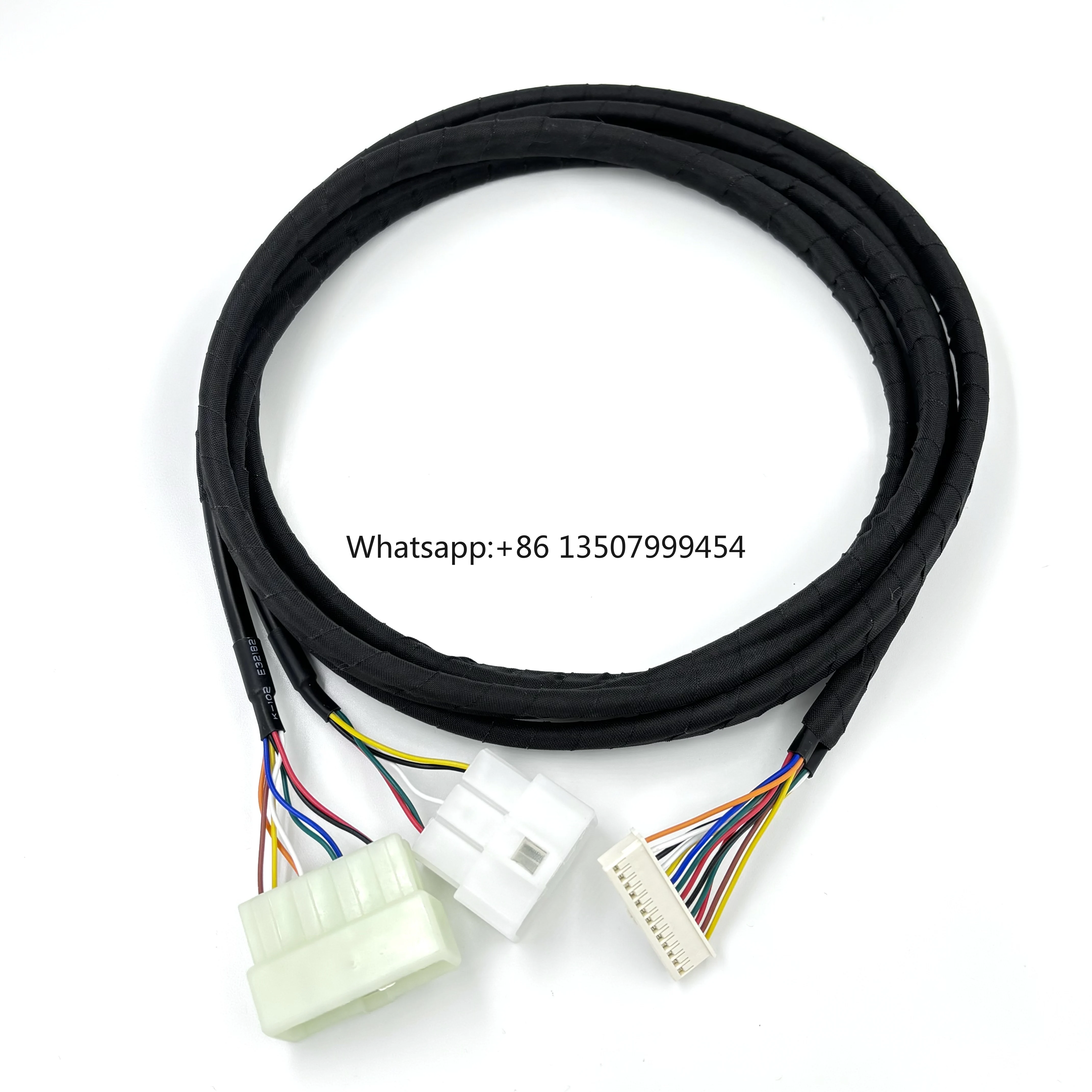 

Premium PVC Waterproof Auto Cable Harness with Multi-Connectors for Automobile Machine Applications OEM/Aftermarket Car Supplier