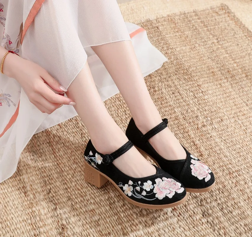 Maogu High Heels Women\'s Cloth Shoes Square Heel Shallow Mouth Round Head Chinese Embroidery Wedding Shoe Pumps Elegant 2023