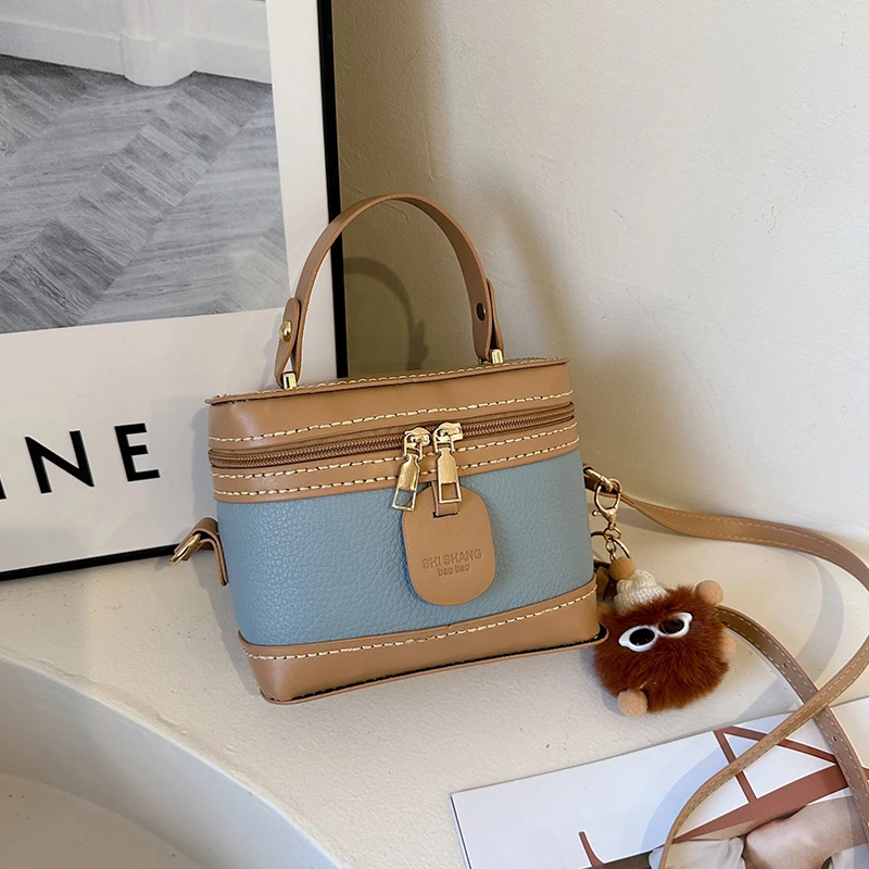 

Fashion Solid Color Women's Small Square Bag 2025 New Designer Exquisite ShoulderBag Modern Cool Box Stylish Bag Bolsas De Mujer