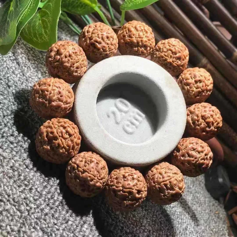 

Indonesian Rudraksha seed bracelet with yellow- skin, 6, 7, 8, 8-petal Buddhist beads for men and women, red color