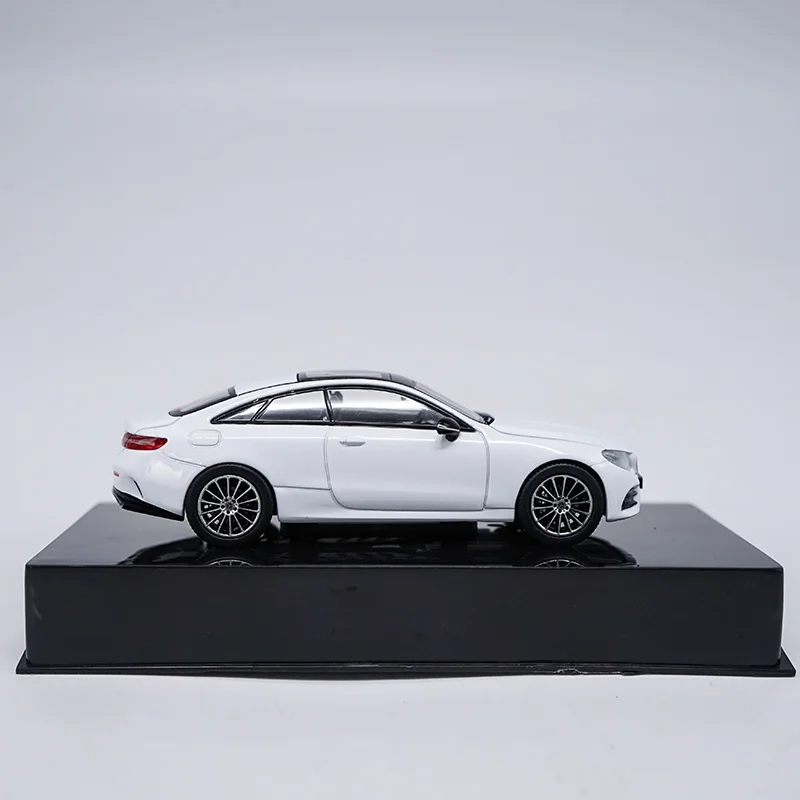 1:43 E300 E-Kasse Coupe Alloy Model Car Static high simulation Metal Model Vehicles With Original Box