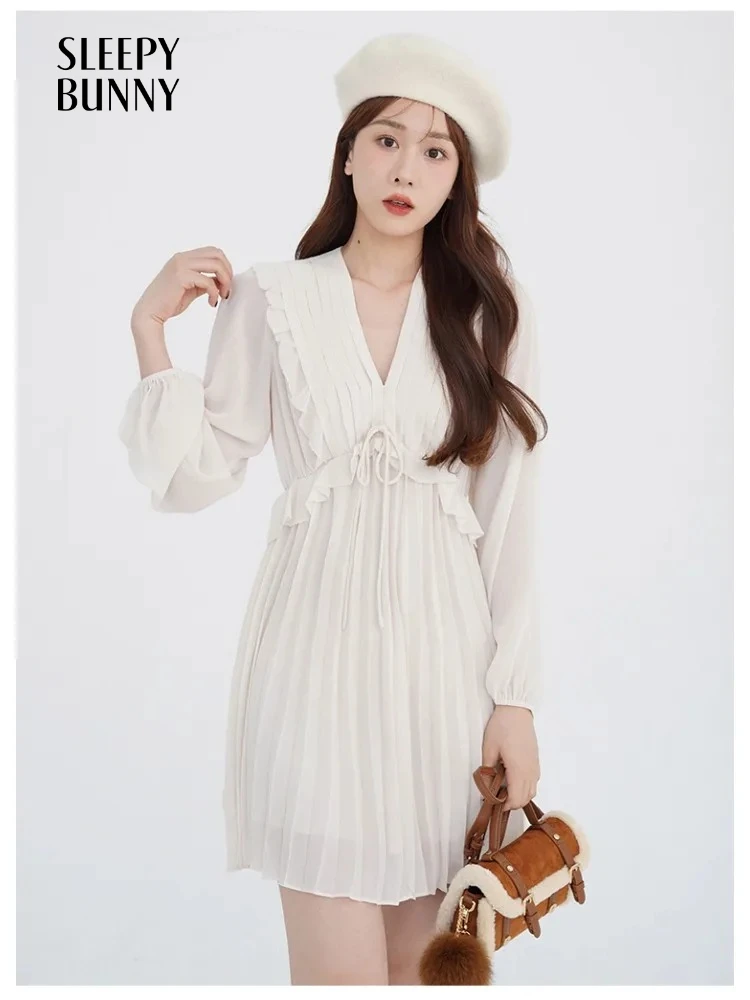 

Chiffon Pleated Midi Dress Women Autumn Sweet V-Neck Long Sleeve Floral Dress High Waist Slim Fit A-Line Outfit for Daily Look