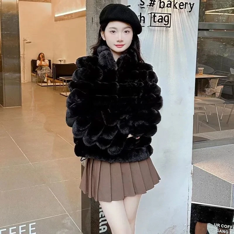 French Small Fragrance Fashion Ladies Fur Coat Temperament High-grade Pure Desire Wind Cute Slim Imitation Fur Short Coat Woman.