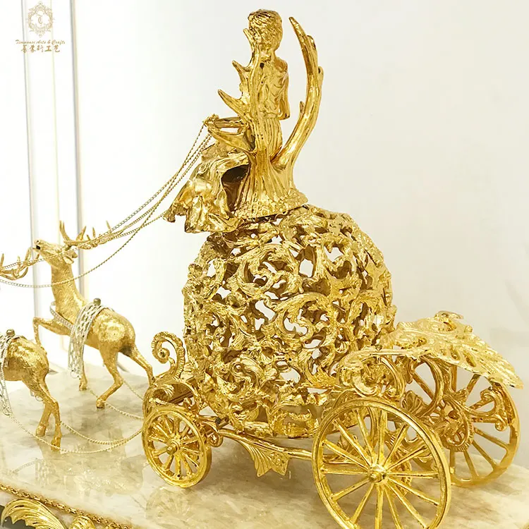 

European Luxury Decorative Desk Clock Handcrafted Golden Copper Deer Pull Table Clock