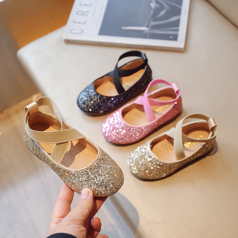 

2024 Spring New Kids Fashion Girls Mary Janes Shiny PU Leather Flats for Princess Sequined Children Wedding Party Shoes Simple