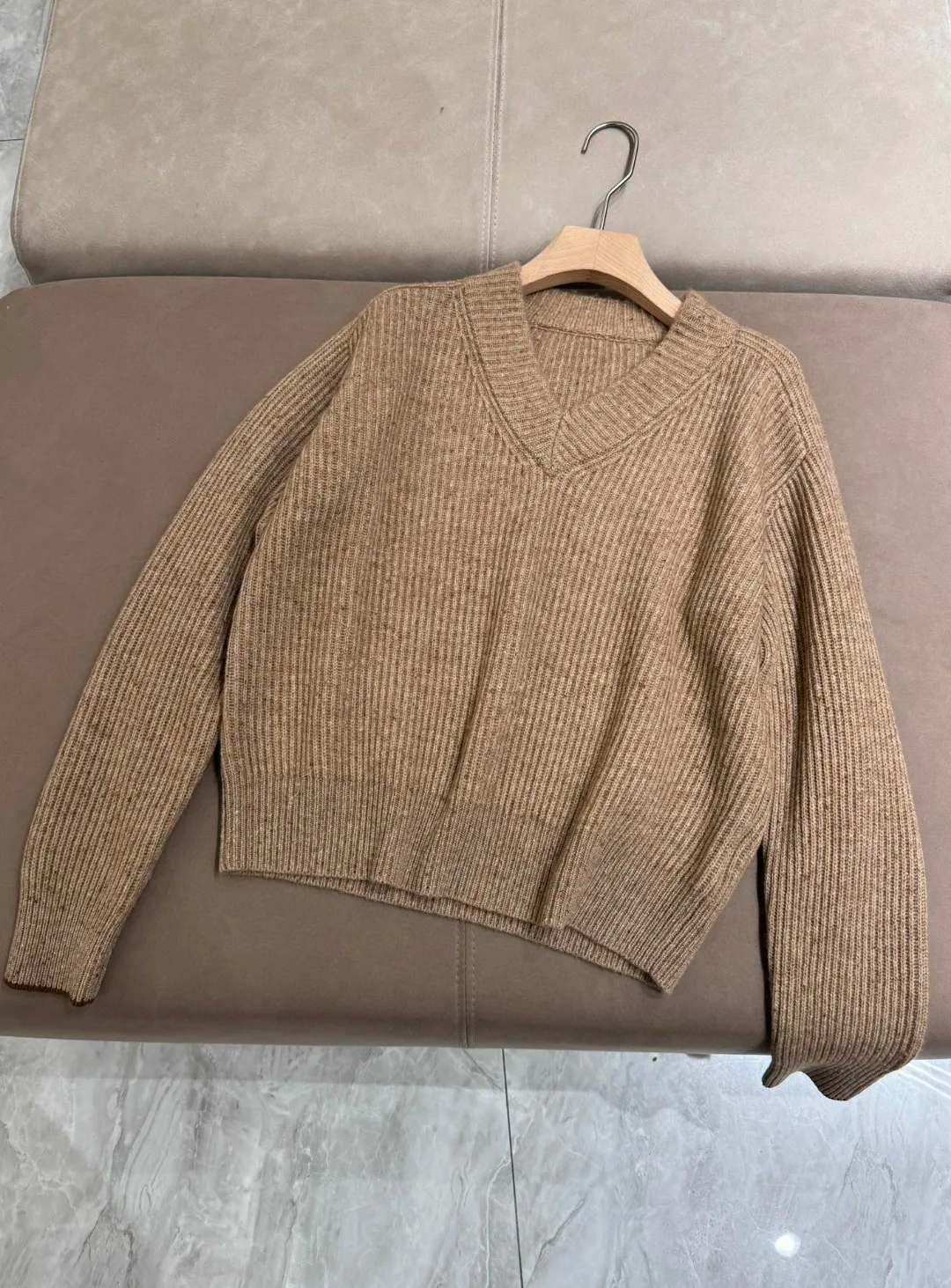 Loose and comfortable style knitted basic V-neck pure cashmere sweater