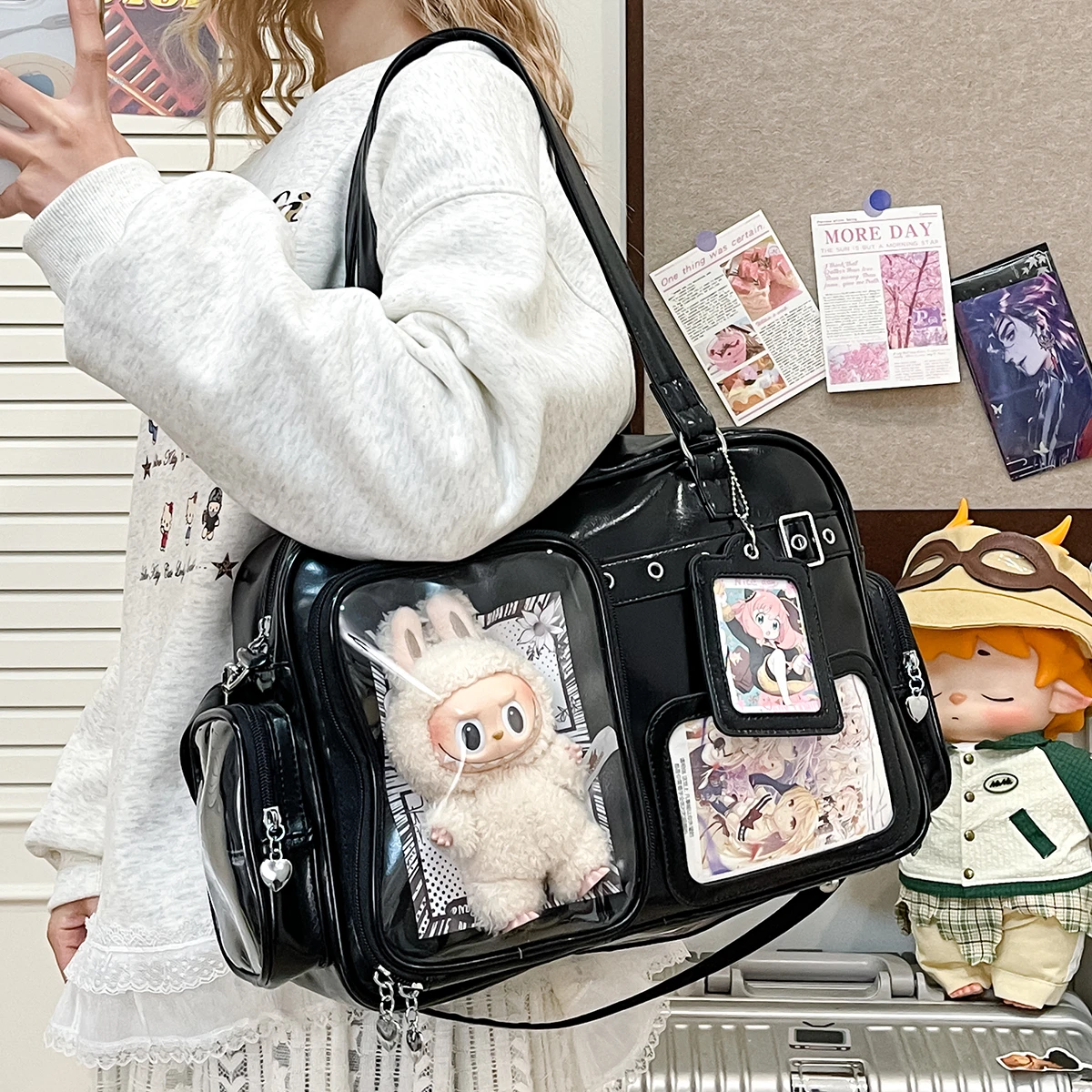 

Kawaii Anime Ita Bag with Transparent Pockets - Large Capacity PU Leather Handbag for Girls Cartoon Doll Storage Shoulder Tote