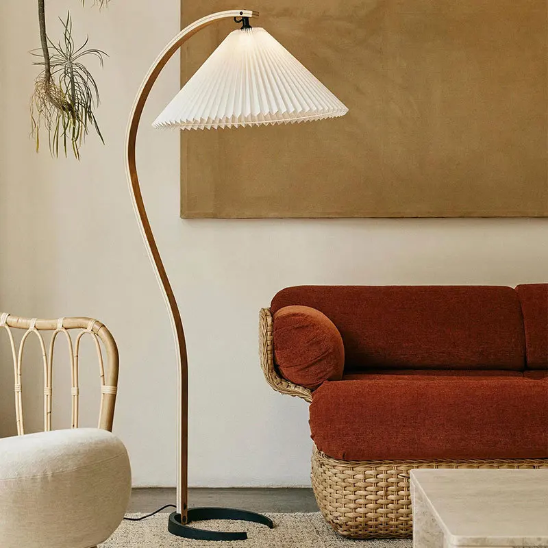 

Nordic pleated floor lamp, retro lamps next to the sofa in the living room, medieval wabi-sabi vertical decoration atmosphere