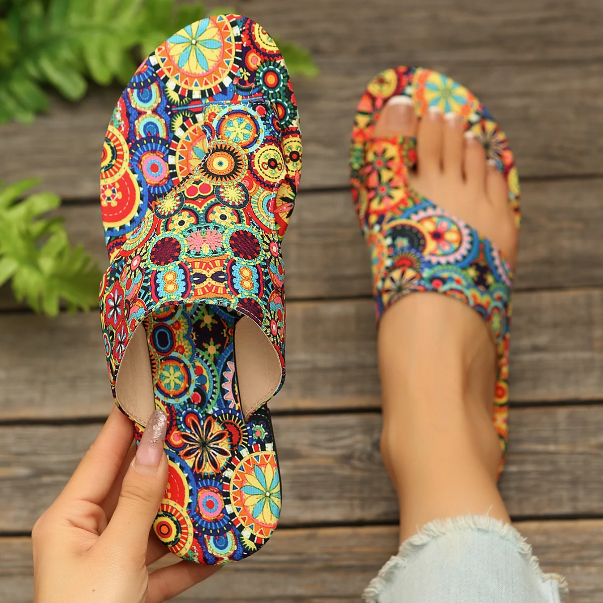

Женские тапочки, летние дизайнерские сандалии в богемном стиле, повседневная прогулочная обувь, женские вечерние пляжные уличные тапочки, женские шлепанцы