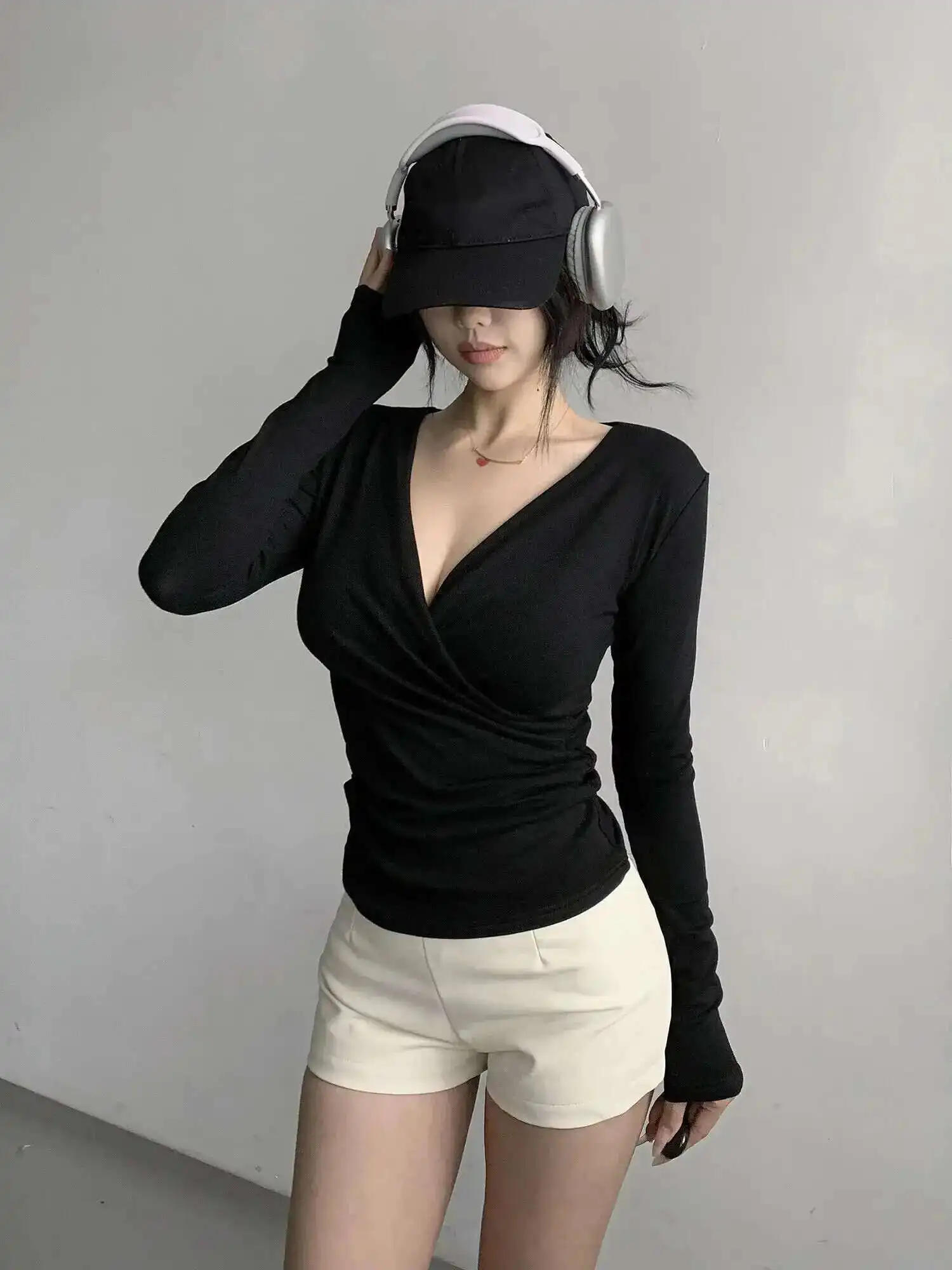 

European American Sexy Spicy Girl V-neck Beveled Edge Folded Cross Slim T-shirt Women Waist Cinching Long Sleeved Solid Top H2T5