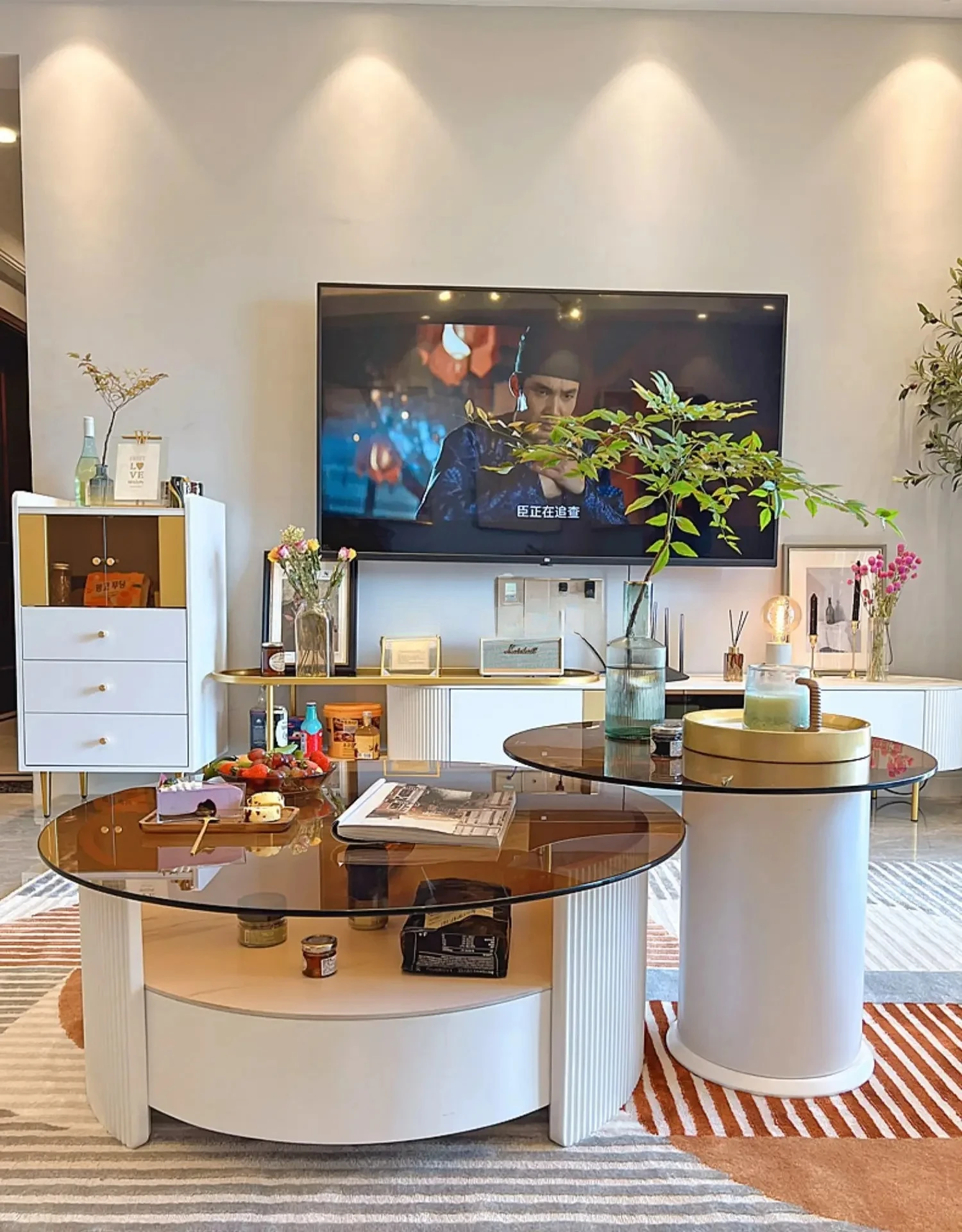 

Скандинавский круглый чайный столик для большой и маленькой квартиры, простой современный светильник для гостиной, роскошная каменная тарелка, шкаф для телевизора