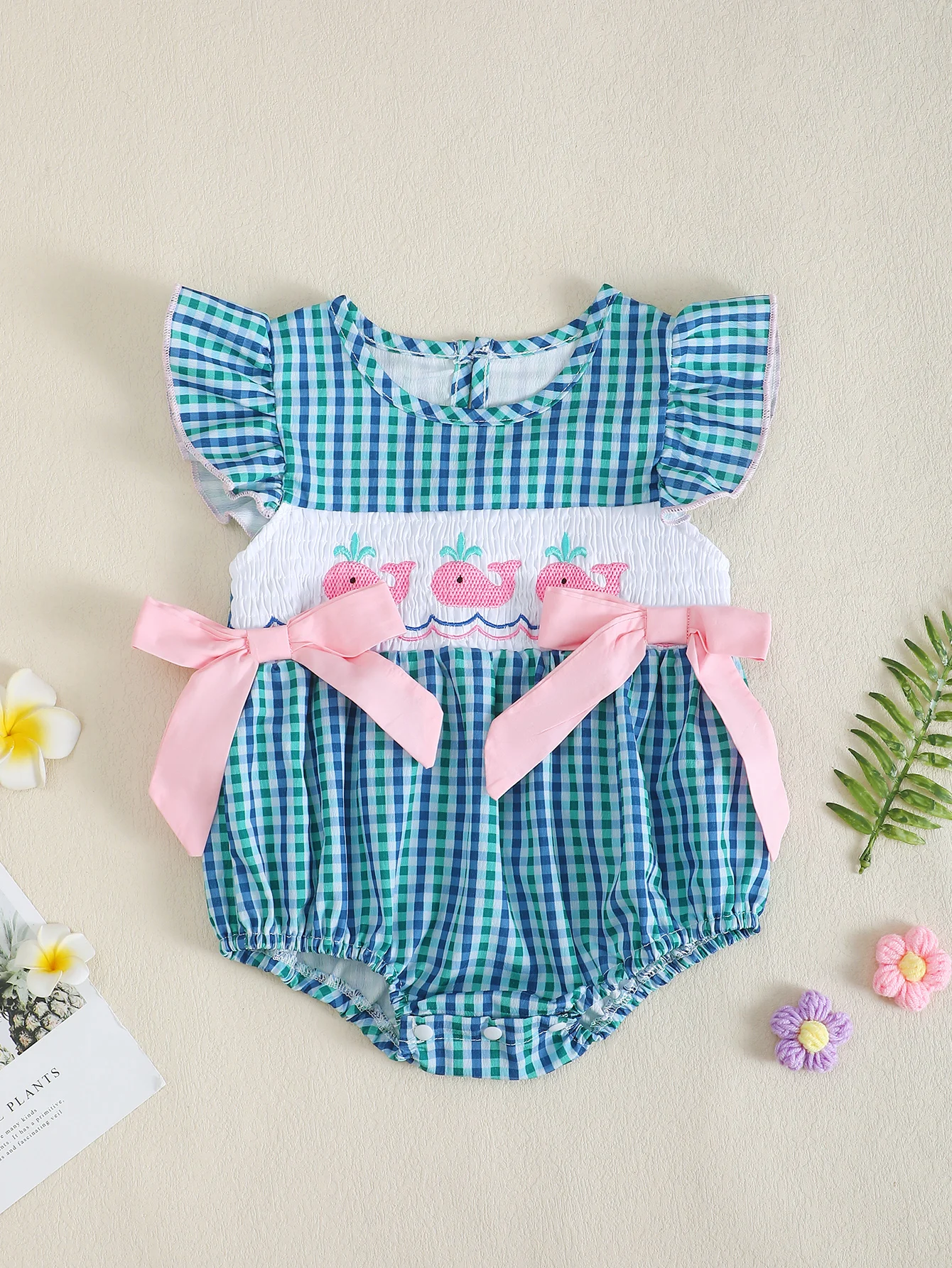 Niedlicher Sommer-Strampler für Kleinkinder und Mädchen mit kleinen fliegenden Ärmeln, Dreieck-Design, Babykleidung, Kleinkind-Outfit
