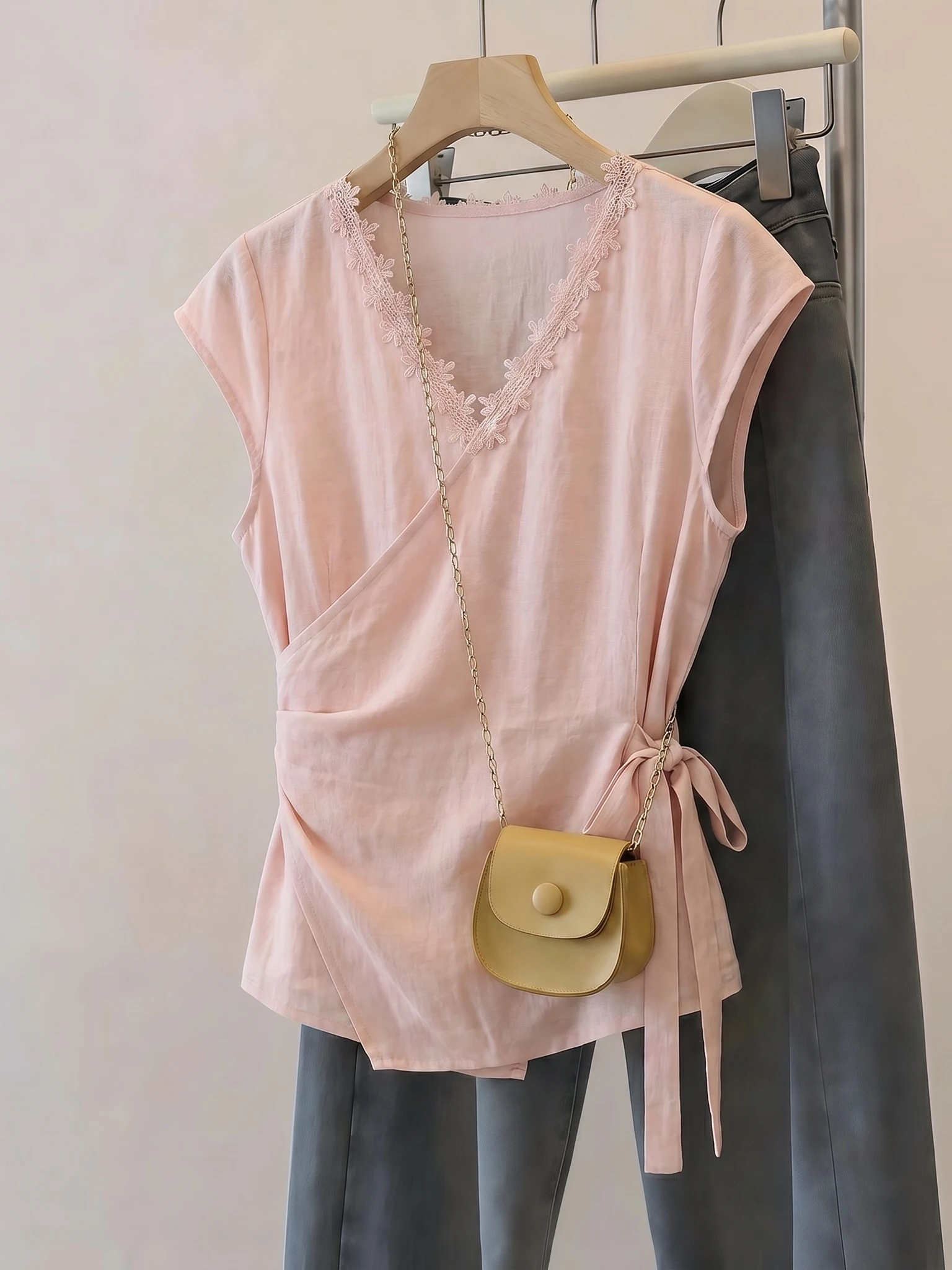 

Pink Lace Trim V-Neck Shoulder Shirt Women's Beautiful Small Shirt Waist Cinching Top Korean Style Commute Wind Loose Fit