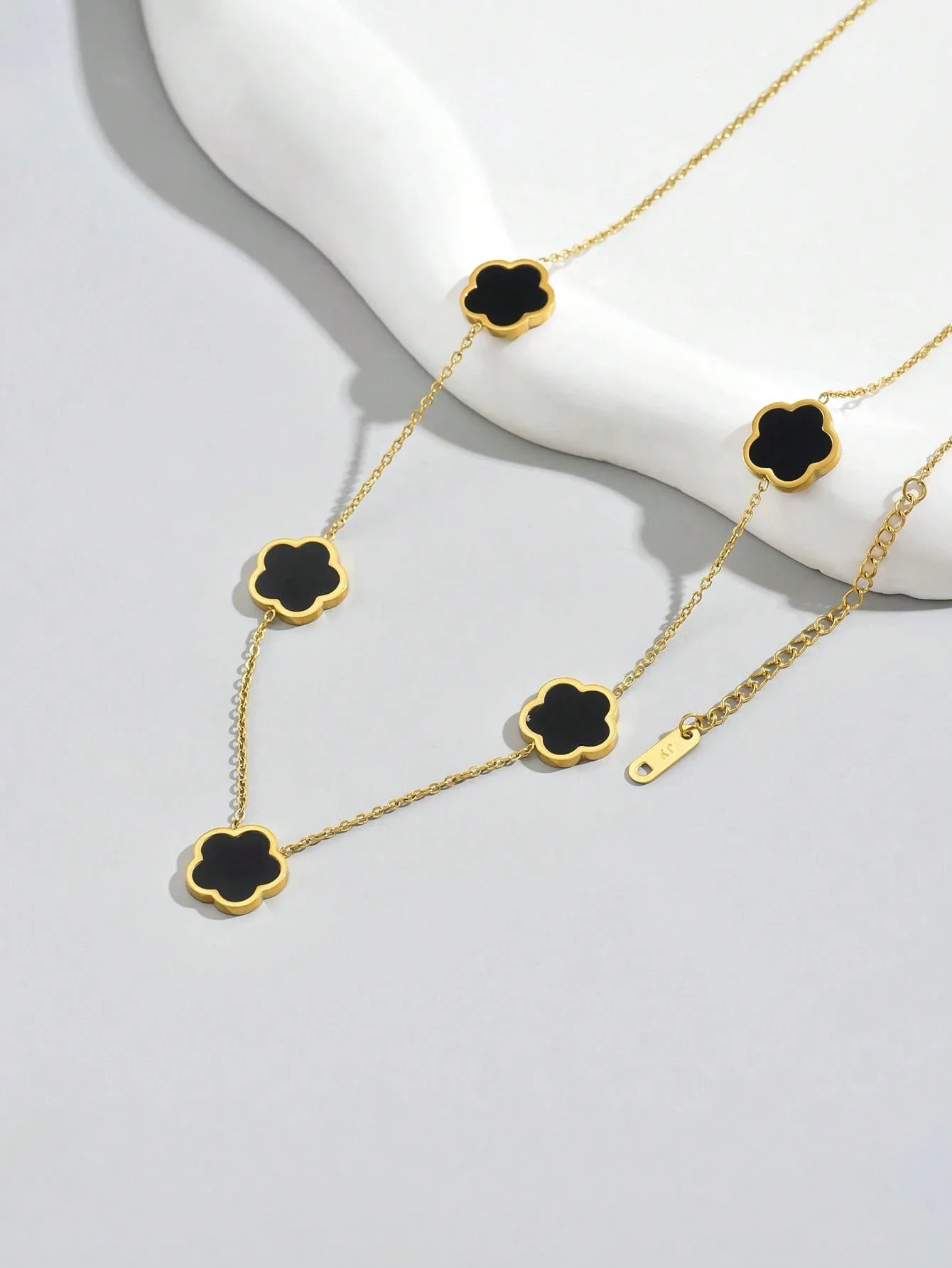 LIEBEIRIS 1 peça Colar com Pingente de Flor de Cinco Pétalas em Aço Inoxidável Banhado a Ouro 18k para Mulheres, Dia dos Namorados, Mães