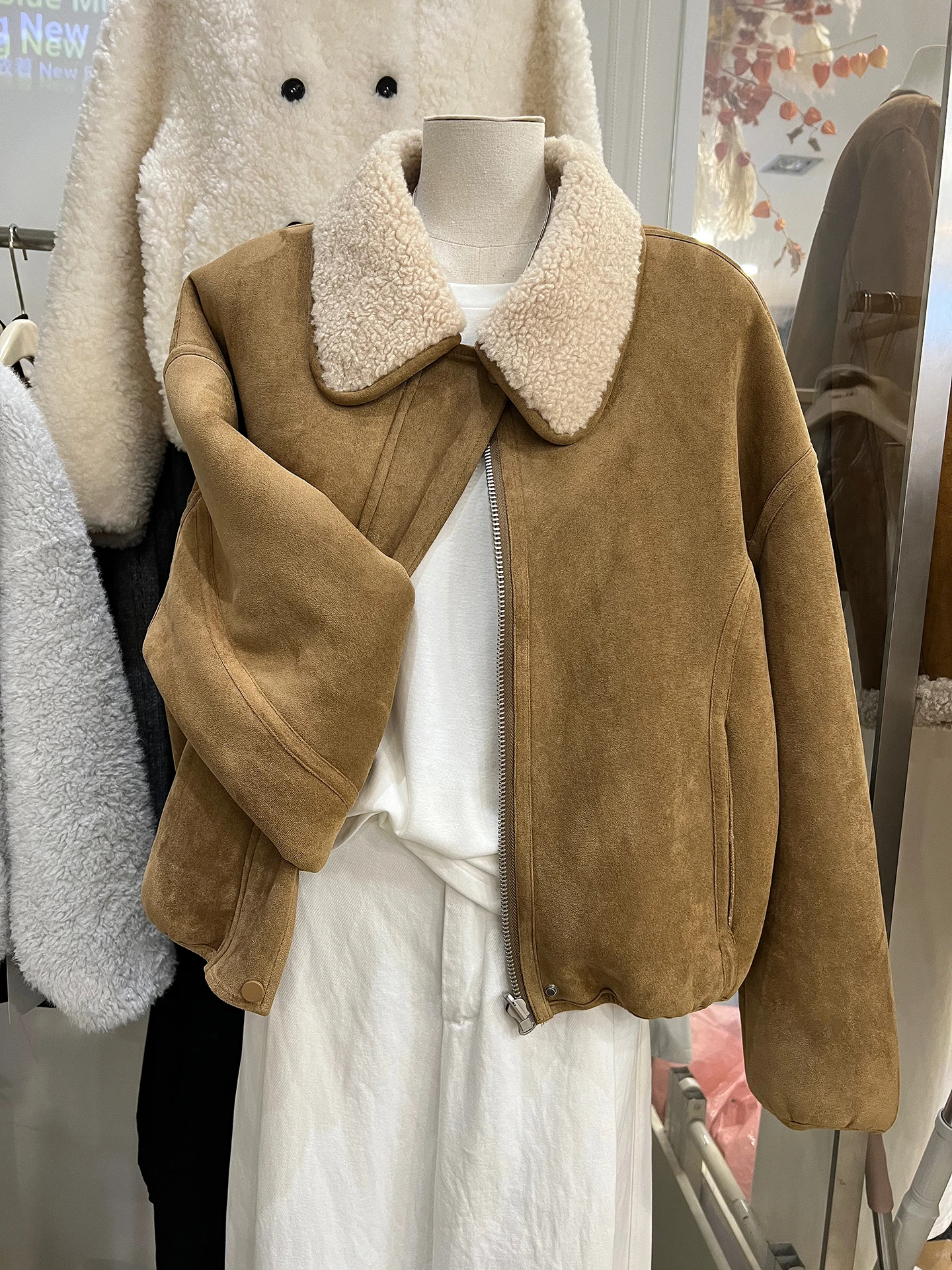 

Lamb Fur Collar Short Jacket Women's Thickened Warm Winter New Style Integrated Leather And Fur Collar Zipper Closure Co...