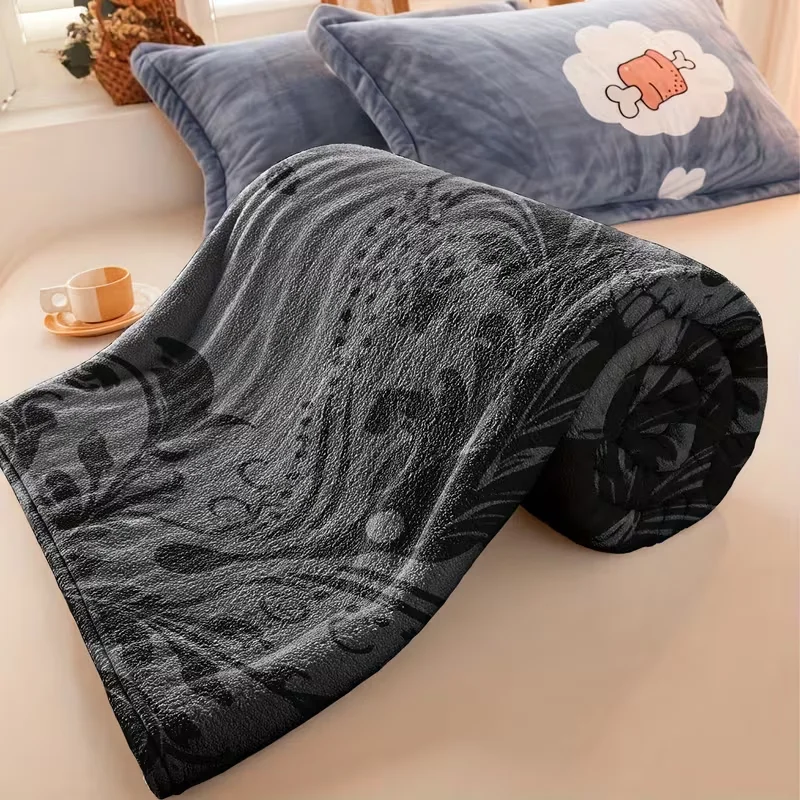 Black Grey Damask Floral Print Flannel Throw Blanket, Vintage Baroque Swirl Pattern Soft Fleece Blanket, Lightweight Cozy Decorative Blanket for Sofa Bed Couch All‑Season Home Decor Gift