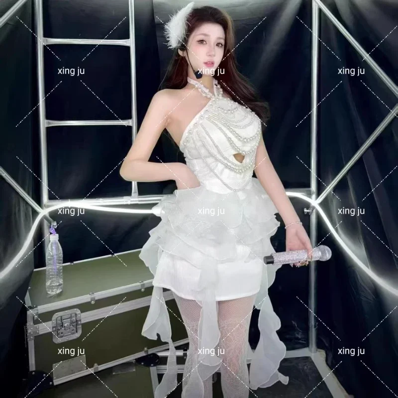 Kpop Frauen Sänger Street Dance Kleidung Hip Hop Kostüm Nachtclub Weibliche Sexy Weiße Perle Halfter Kleid Festival Tanz Kleidung