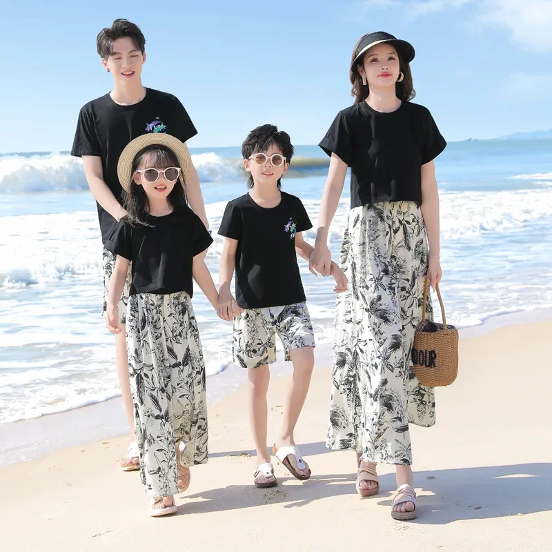 Vacation Family Matching Clothes Holiday Mom and Daughter Tops Pants 2 Piece Outfits Dad and Son T Shirts Shorts Two Piece Sets