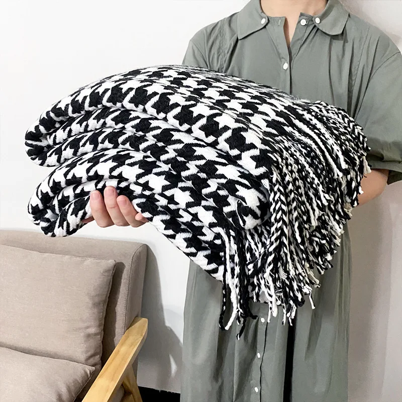 Houndstooth Gift Tassel Blankets Black and White Boho Textured Blanket with Fringe All Season Home Decorations Chunky Blankets
